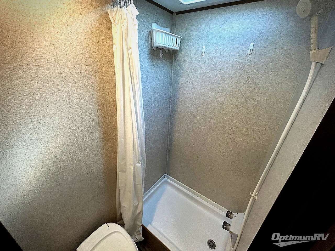 2020 Coachmen Clipper Cadet 16CFB Photo 13