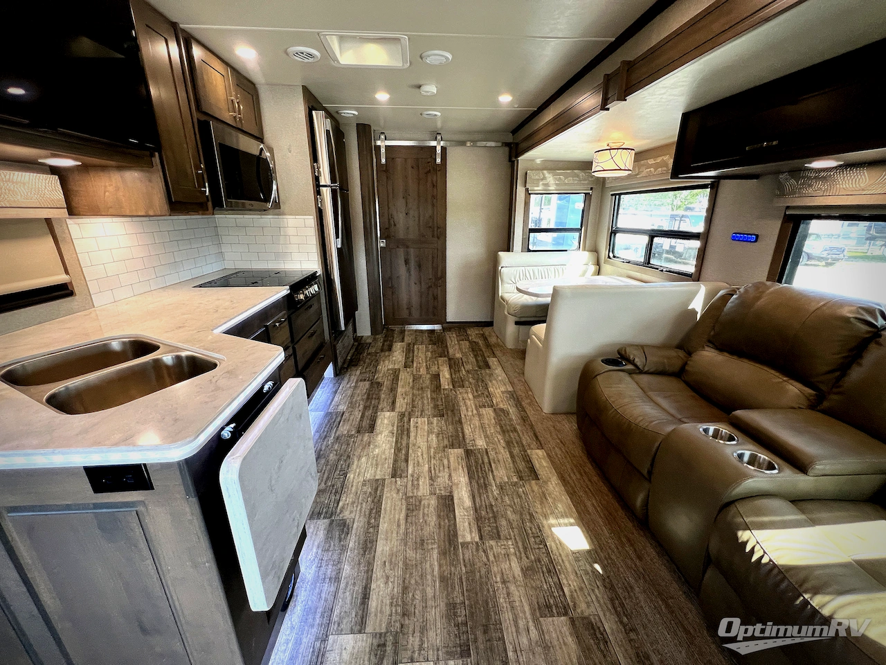 2022 Dynamax FORCE HD 34KD HD Photo 5