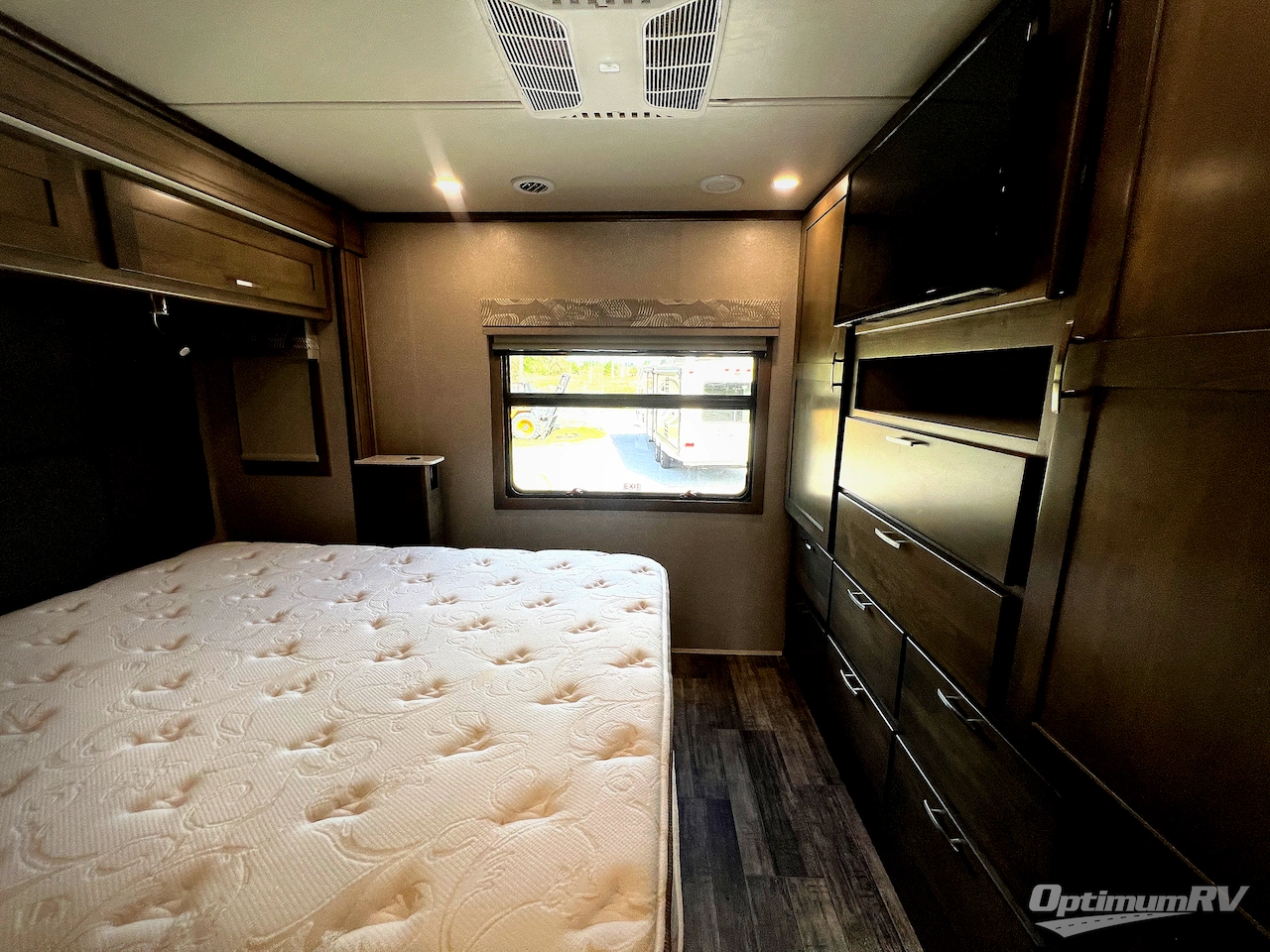 2022 Dynamax FORCE HD 34KD HD Photo 17