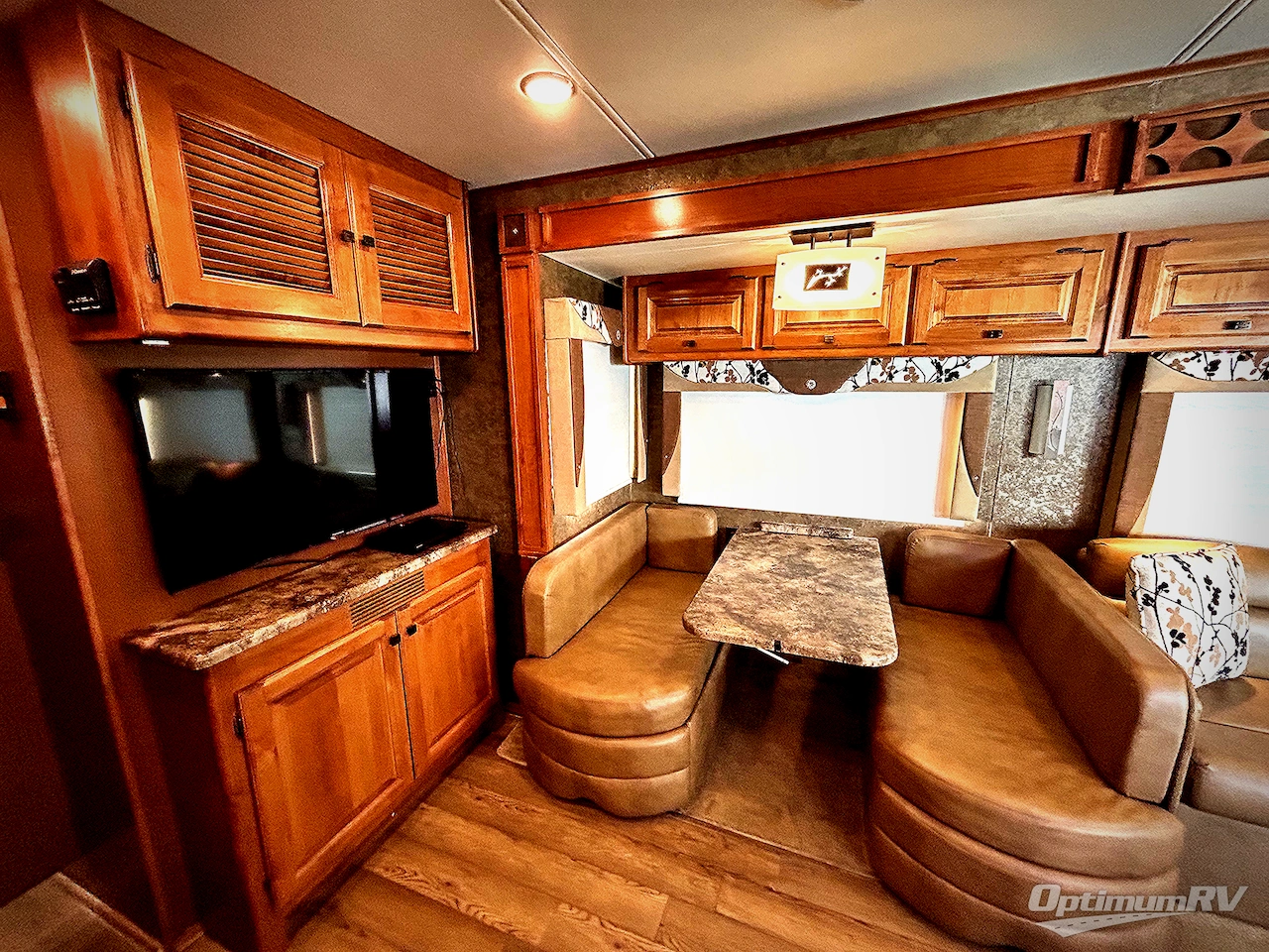 2014 Tiffin Allegro 35 QBA Photo 10