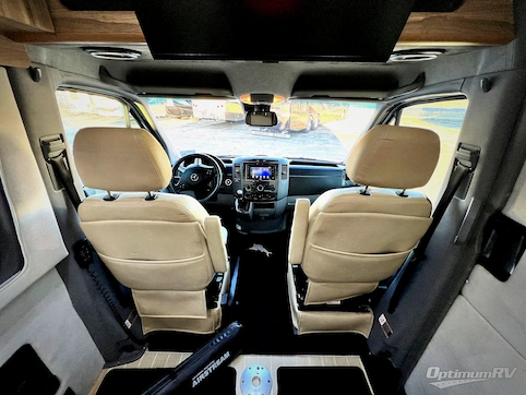 2018 Airstream Tommy Bahama Interstate Lounge RV Photo 2