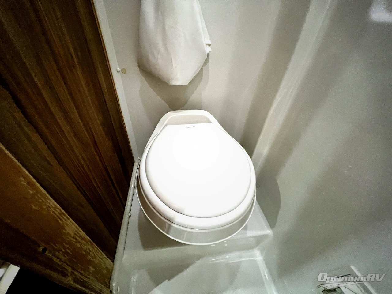 2018 Airstream Tommy Bahama Interstate Lounge Photo 16