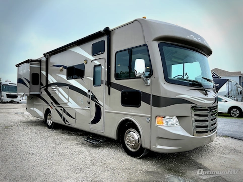 Used 2014 Thor ACE 30 1 Featured Photo