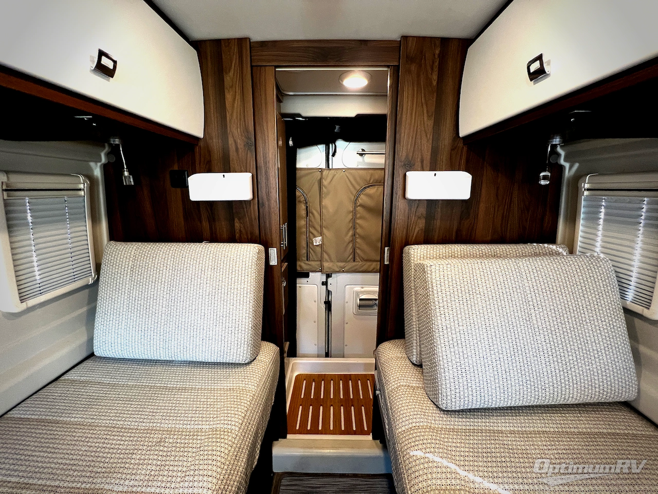 2022 Winnebago Travato 59KL Photo 16