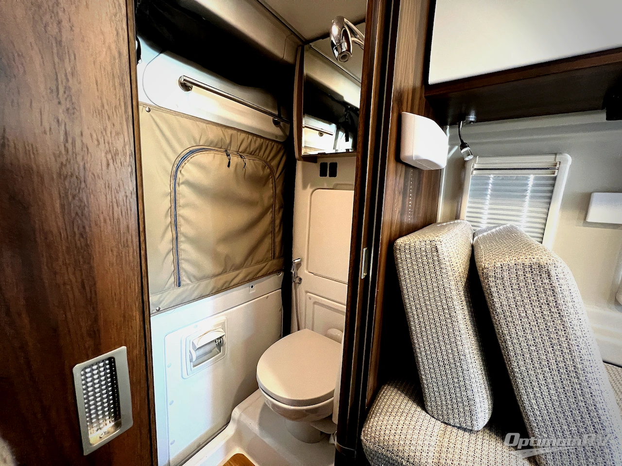2022 Winnebago Travato 59KL Photo 17