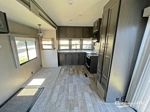 2022 Hy-Line Georgian Bay 35FK RV Photo 4