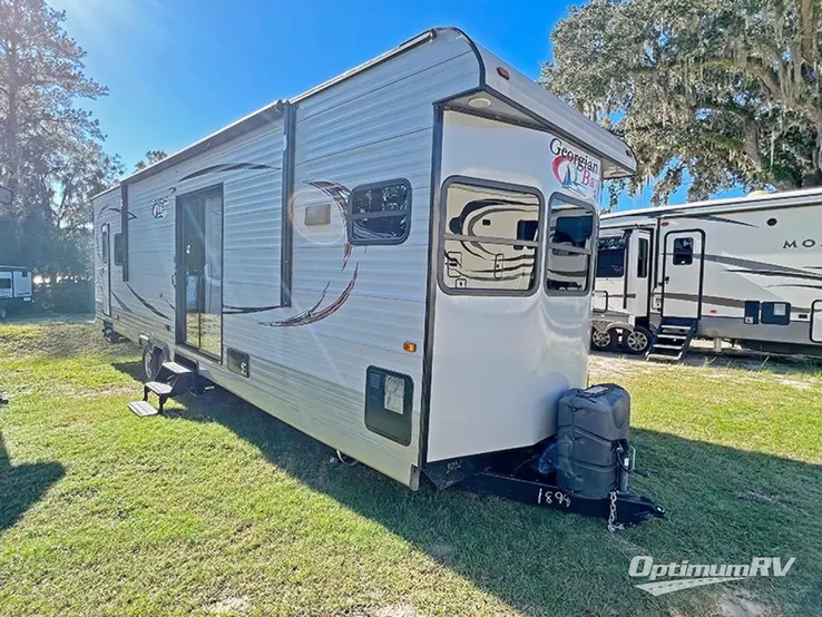 2022 Hy-Line Georgian Bay 35FK RV Photo 1