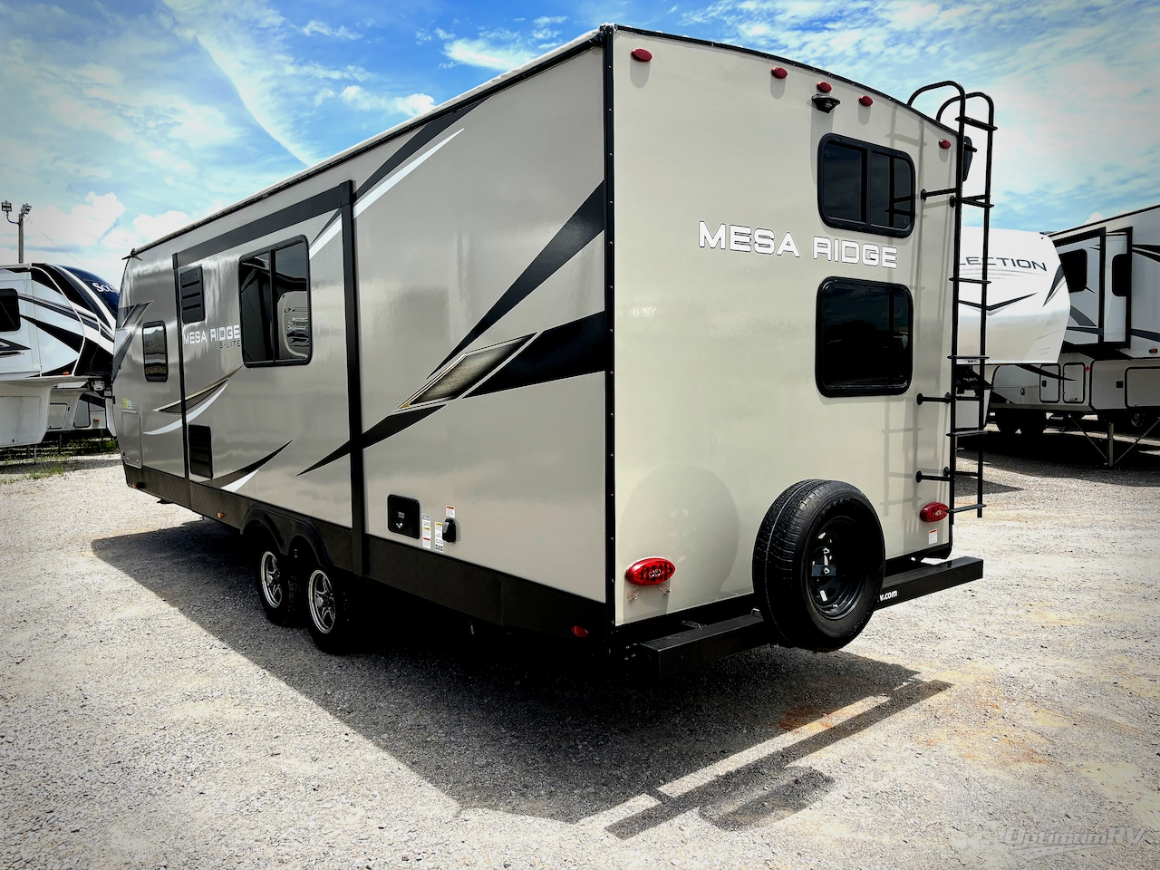 2022 Highland Ridge Range Lite RL241BH Photo 3