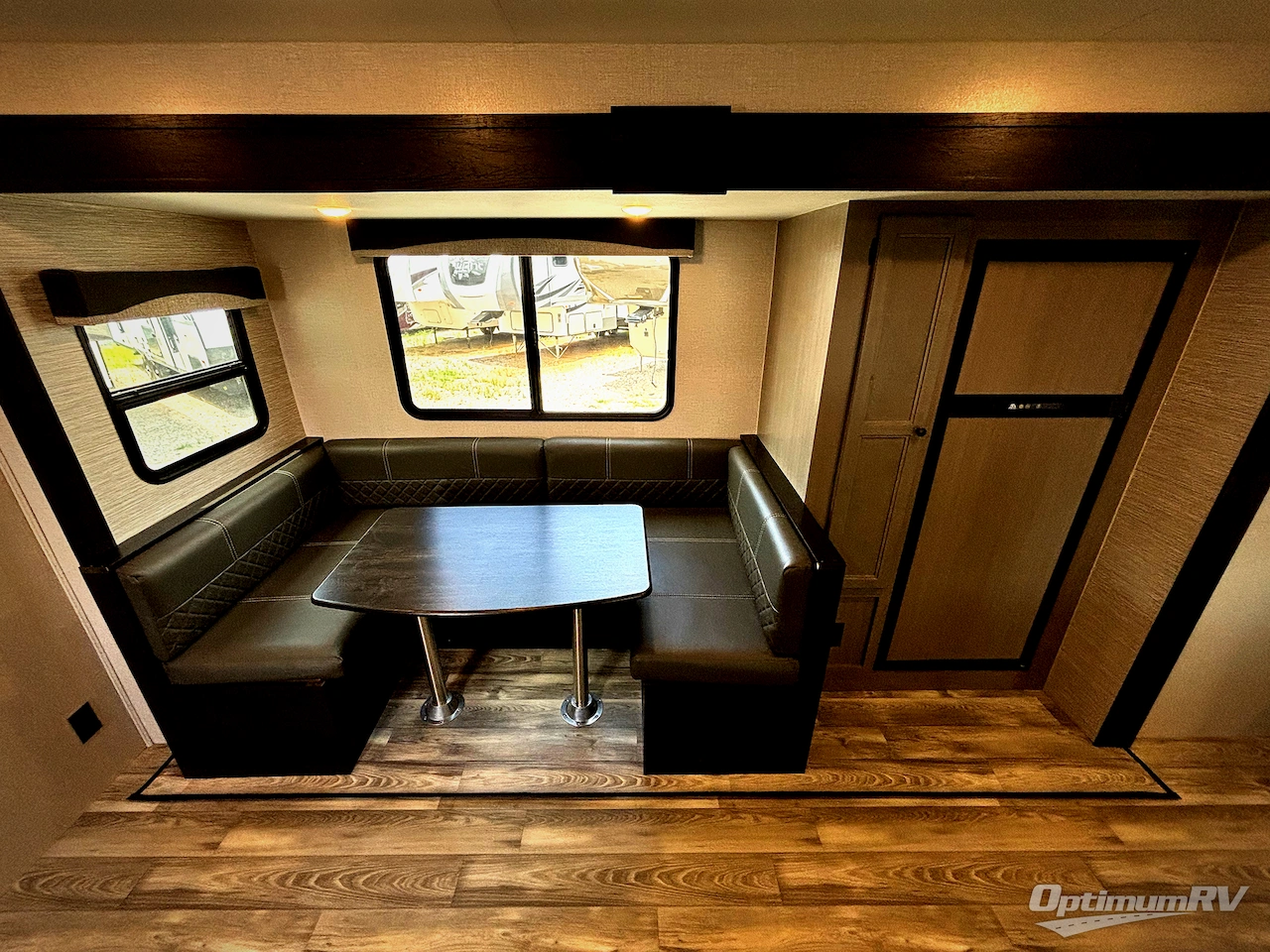 2022 Highland Ridge Range Lite RL241BH Photo 6