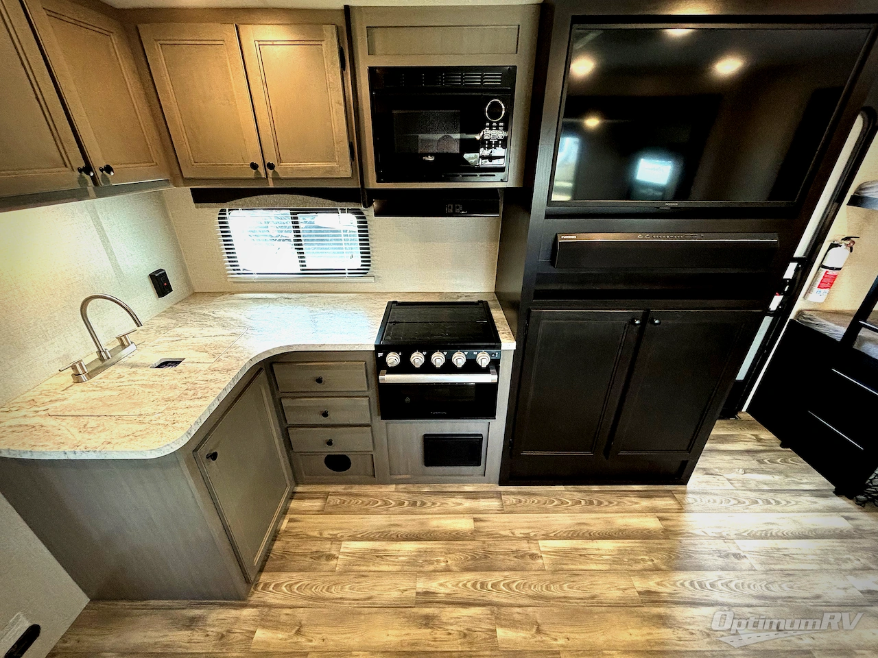2022 Highland Ridge Range Lite RL241BH Photo 7