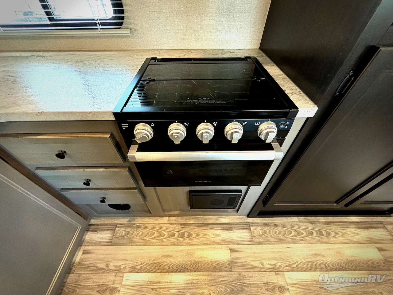2022 Highland Ridge Range Lite RL241BH Photo 8