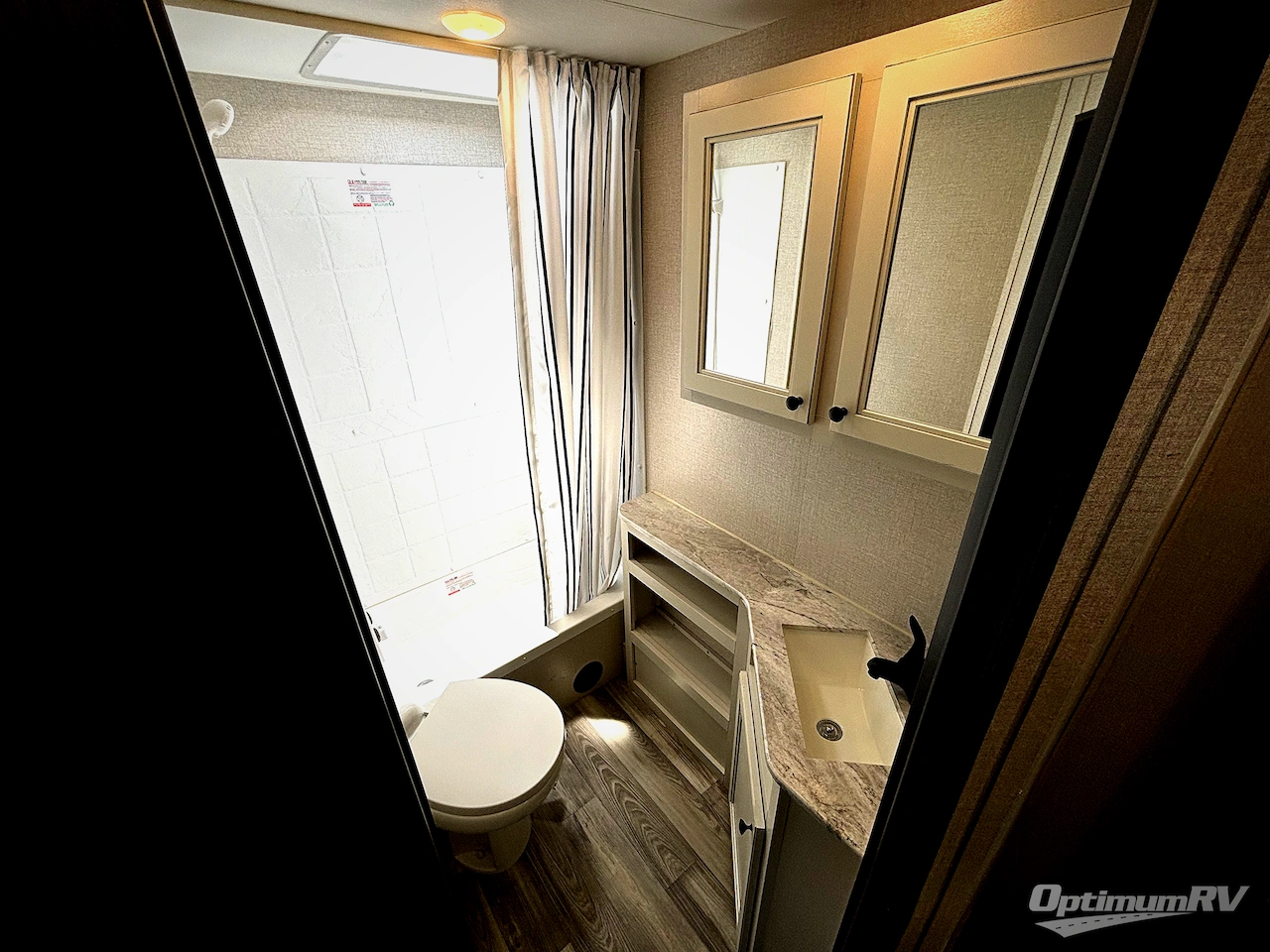 2022 Highland Ridge Range Lite RL241BH Photo 11