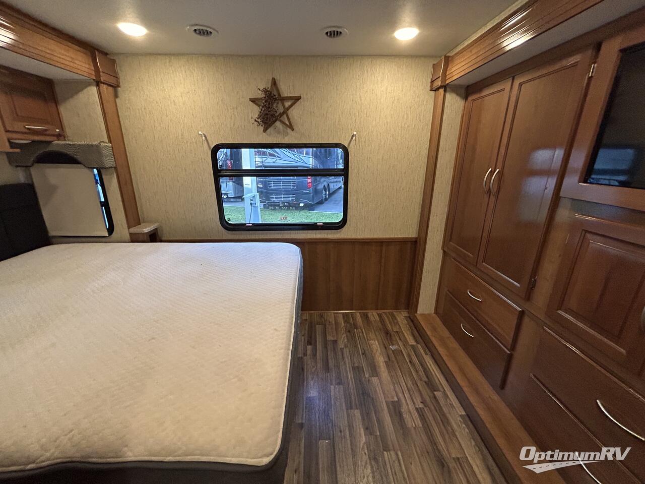 2018 Coachmen Mirada 31FW Photo 16