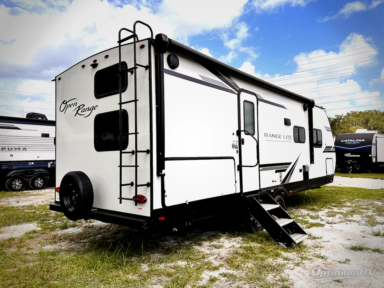 2023 Highland Ridge Range Lite 241BH Photo 3