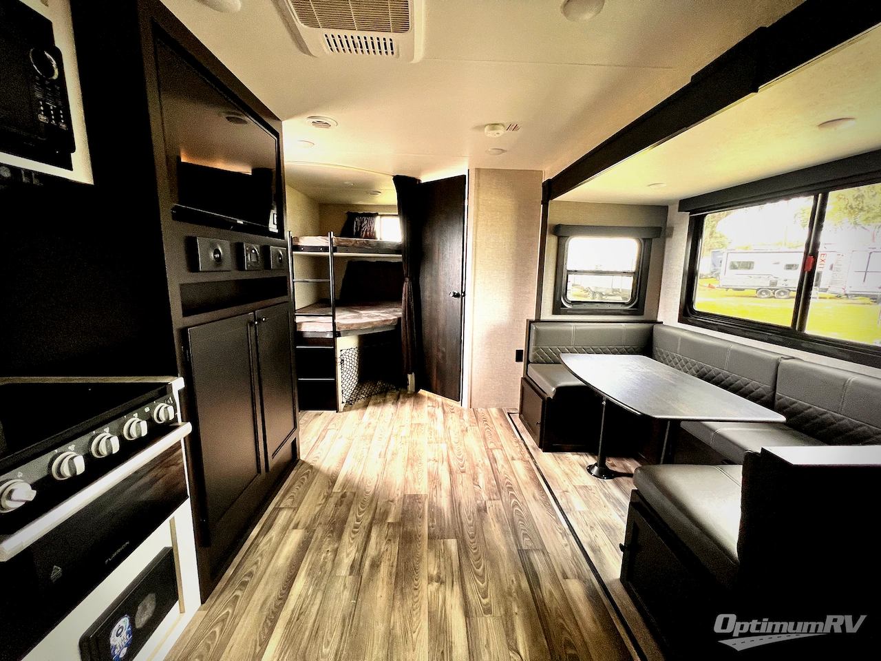 2023 Highland Ridge Range Lite 241BH Photo 5
