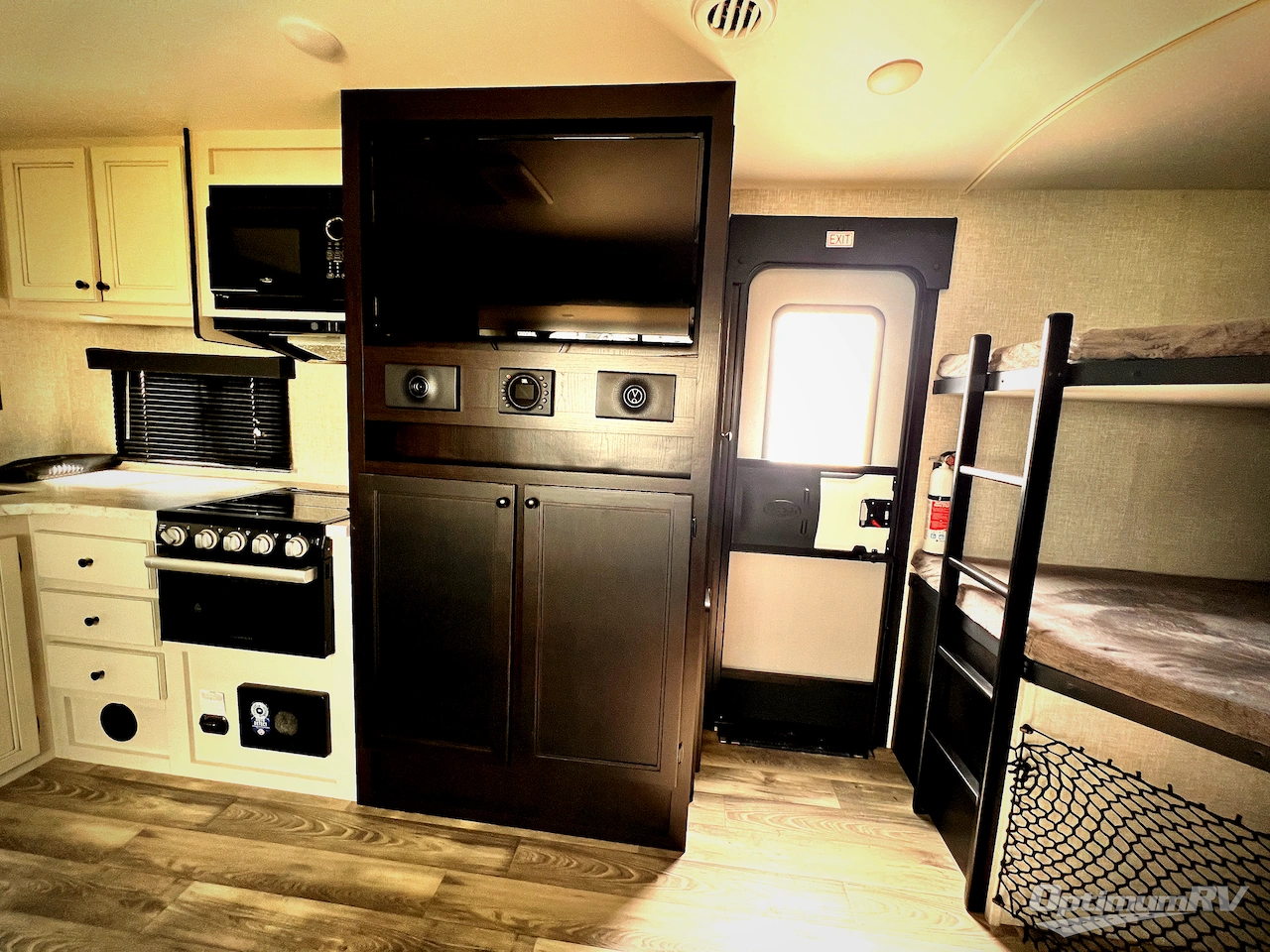 2023 Highland Ridge Range Lite 241BH Photo 12