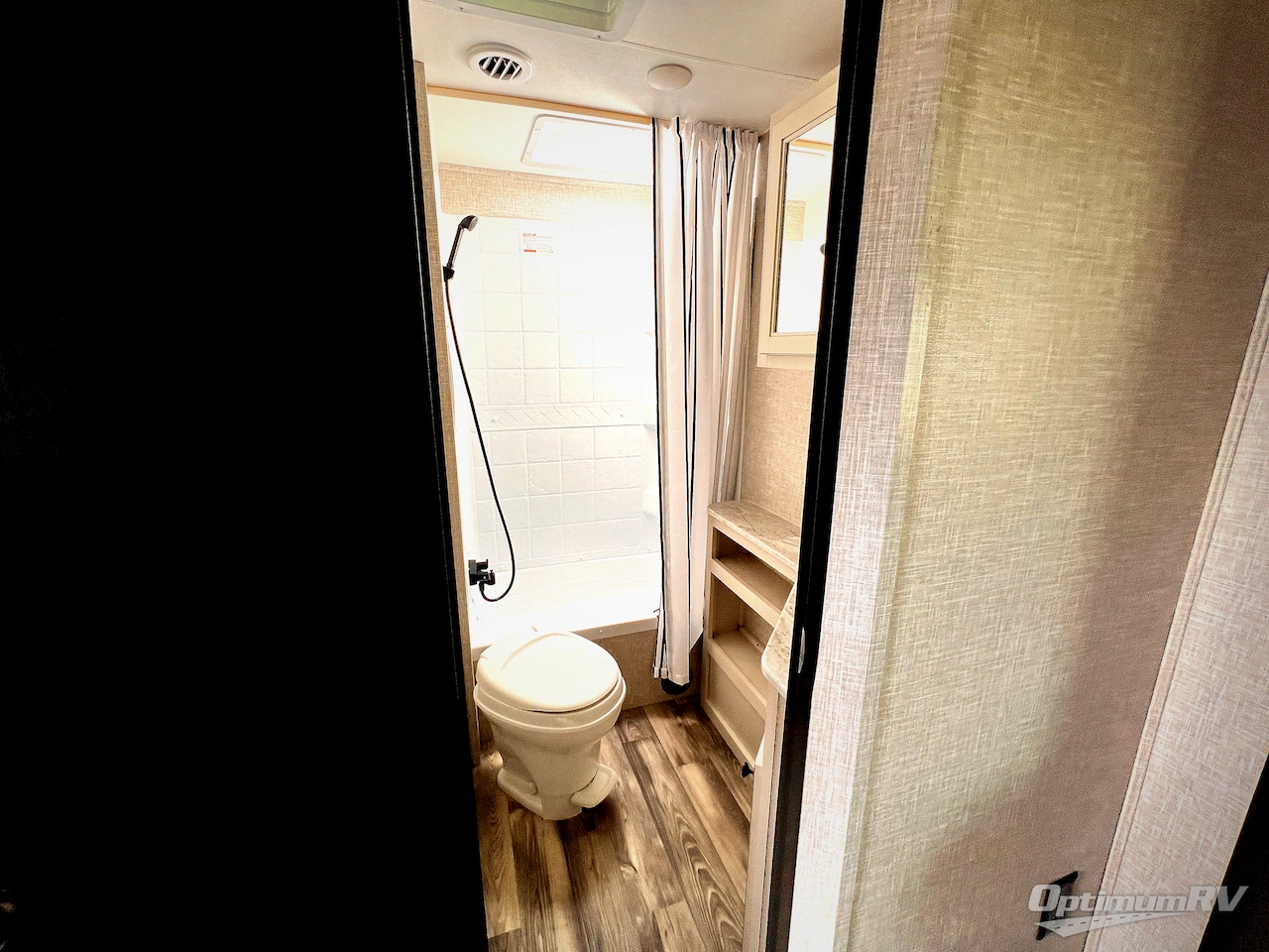 2023 Highland Ridge Range Lite 241BH Photo 14