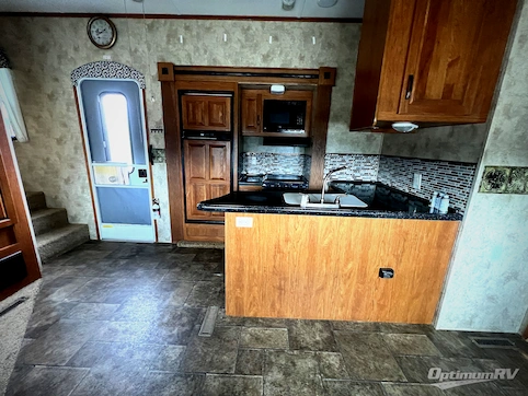 2011 Keystone Mountaineer 346LBQ RV Photo 2