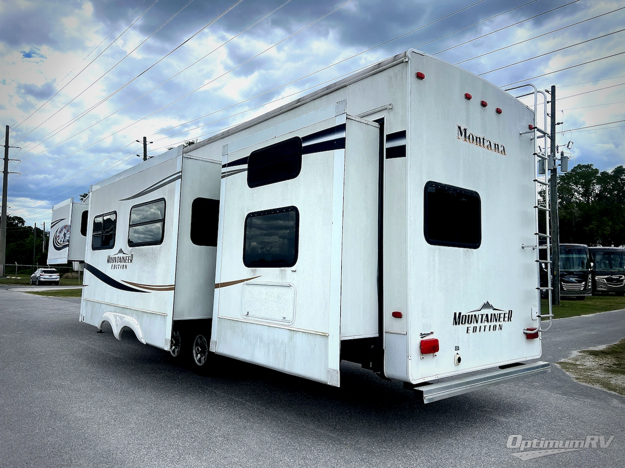 2011 Keystone Mountaineer 346LBQ Photo 2