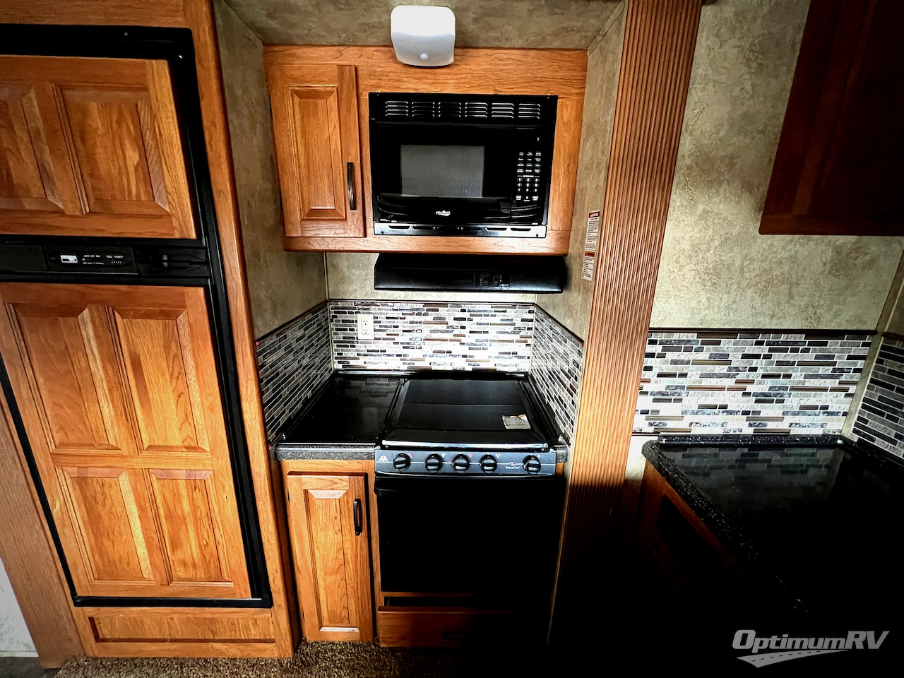 2011 Keystone Mountaineer 346LBQ Photo 10