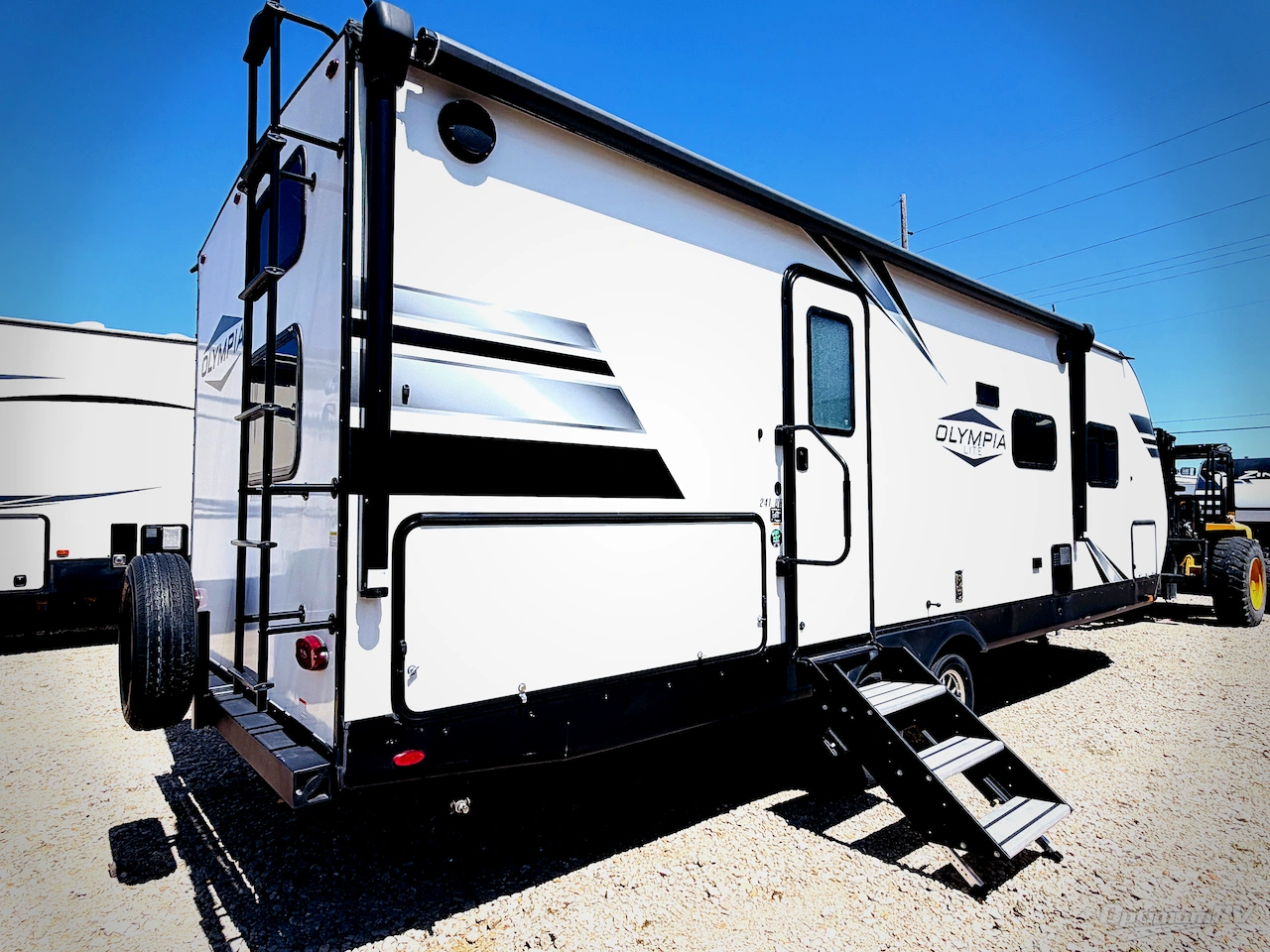 2023 Highland Ridge Range Lite 241BH Photo 2
