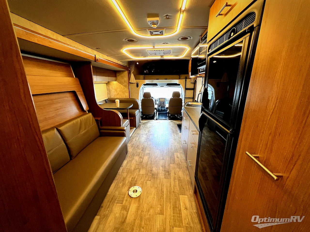 2018 Winnebago Navion 24D Photo 36