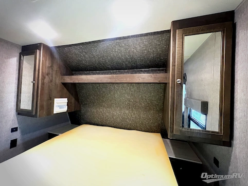 2020 Dutchmen Coleman Lantern Series 300TQ RV Photo 3