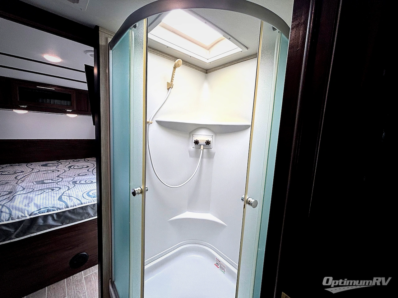 2020 Forest River Cherokee Alpha Wolf 23RD-L Photo 9