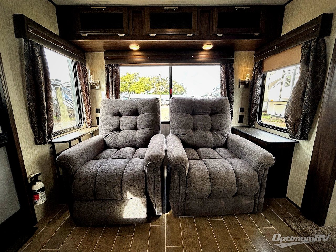 2020 Forest River Cherokee Alpha Wolf 23RD-L Photo 16