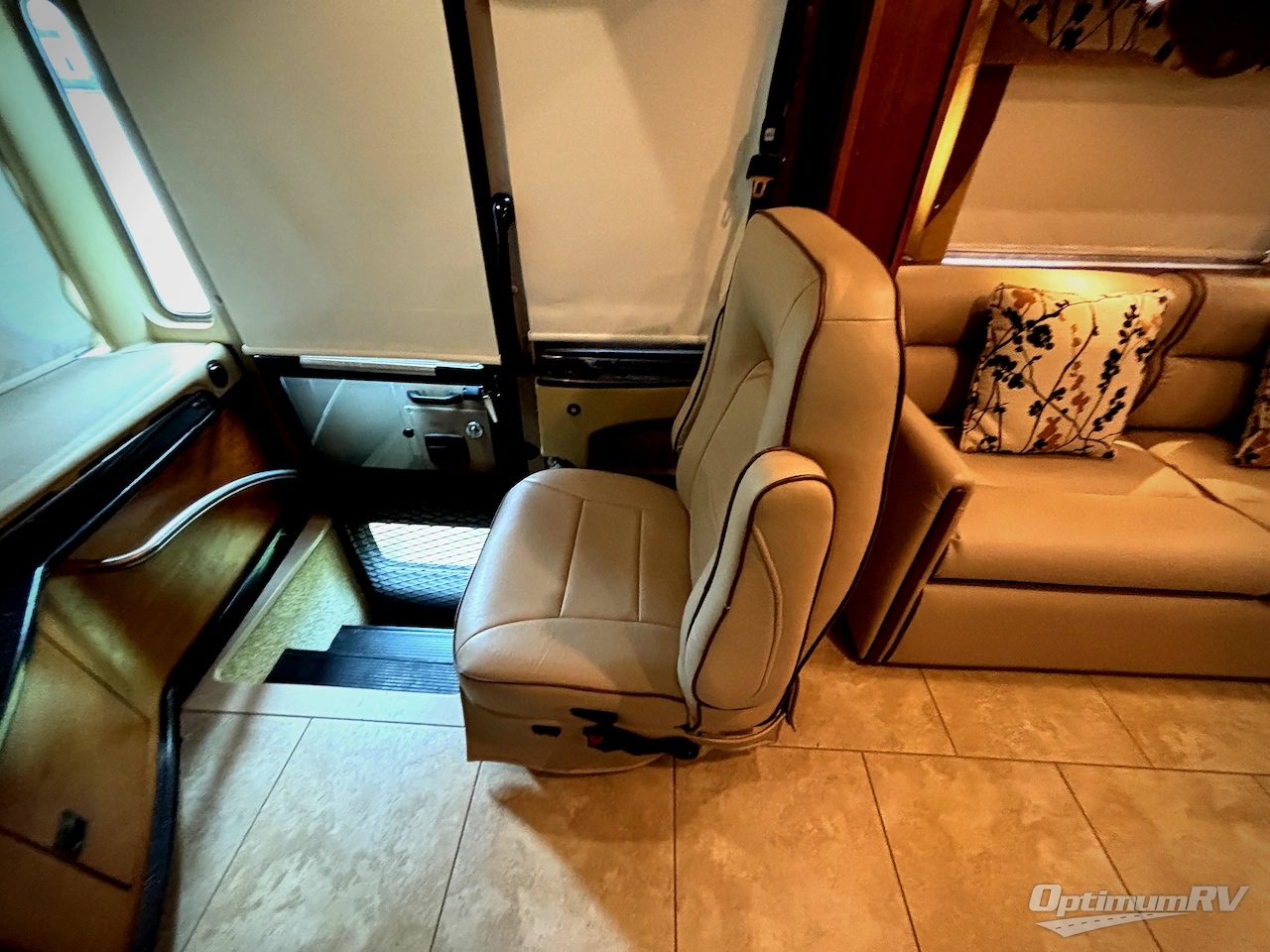 2014 Tiffin Allegro RED 34QFA Photo 8