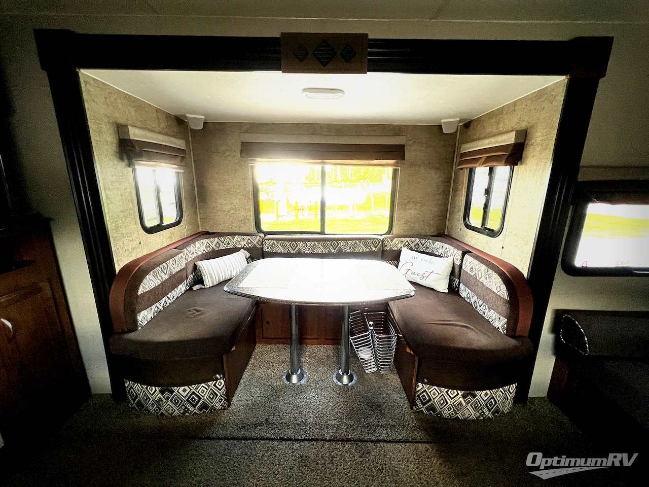 2016 Coachmen Freedom Express 248RBS Photo 6
