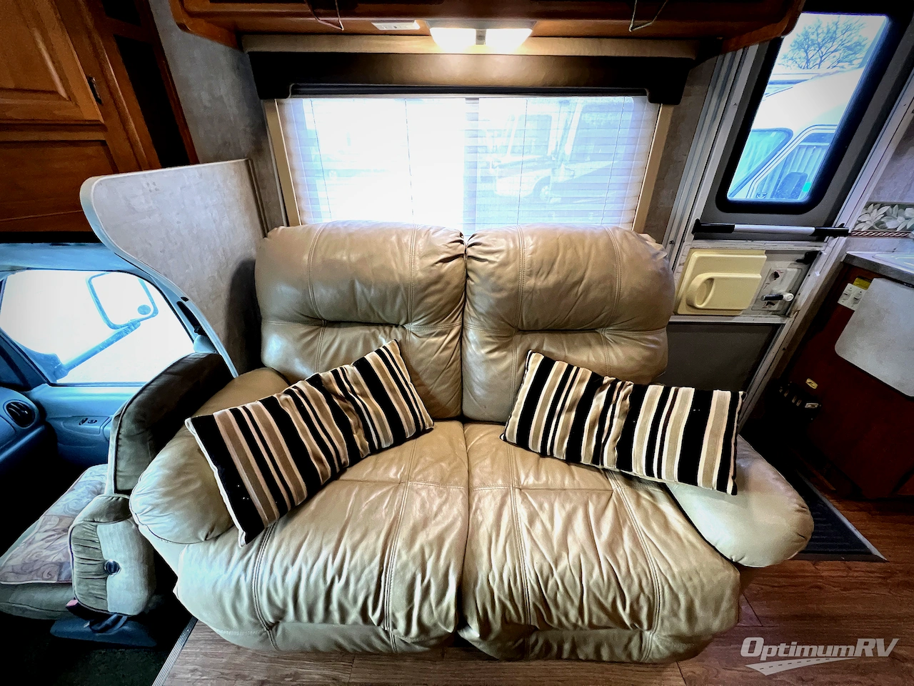 2006 Fleetwood Tioga 31M Photo 12