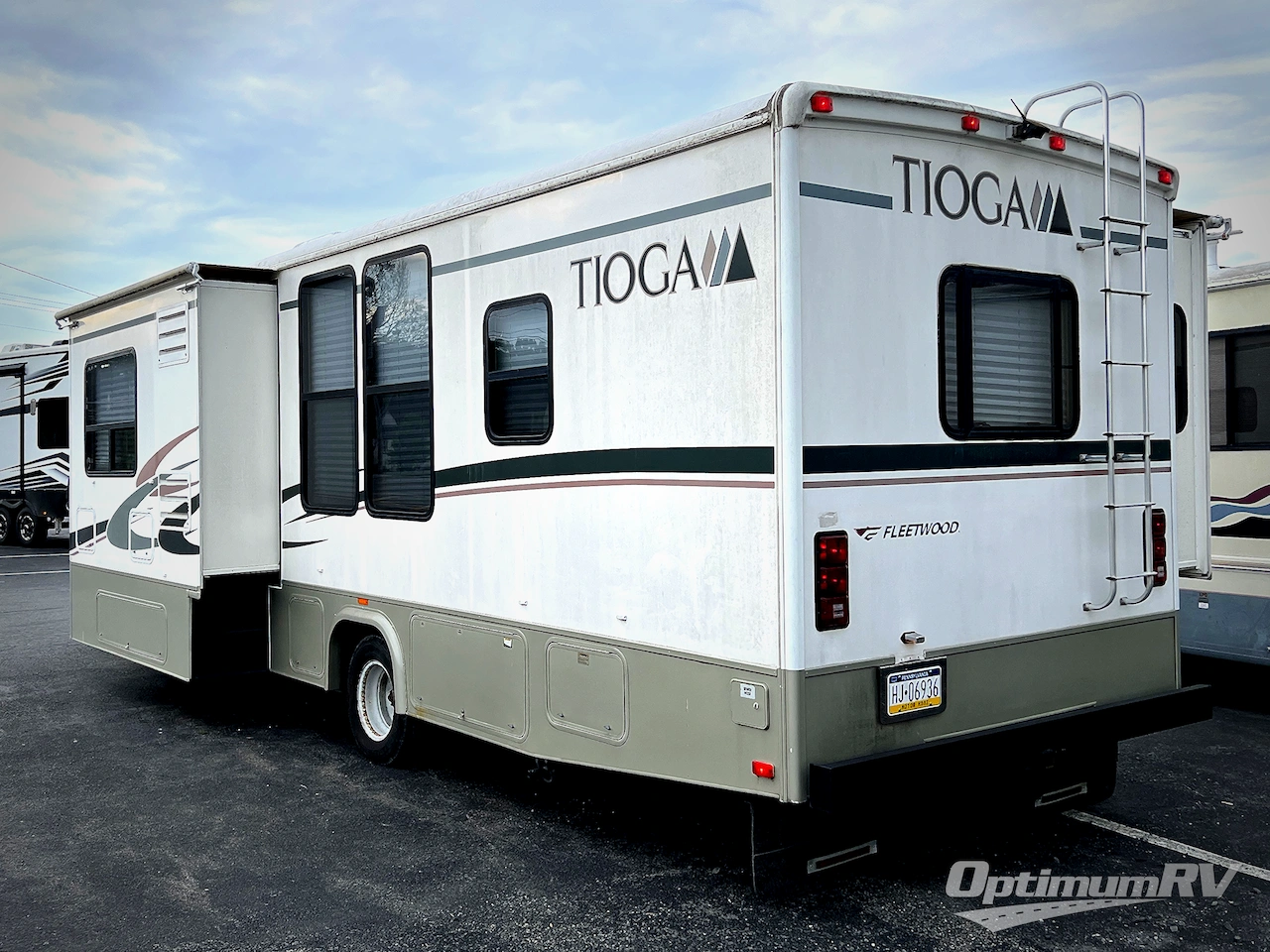 2006 Fleetwood Tioga 31M Photo 3