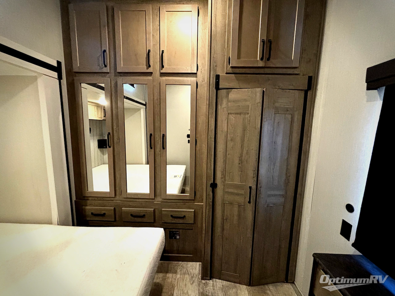 2025 Palomino Puma Destination 429LFT Photo 10