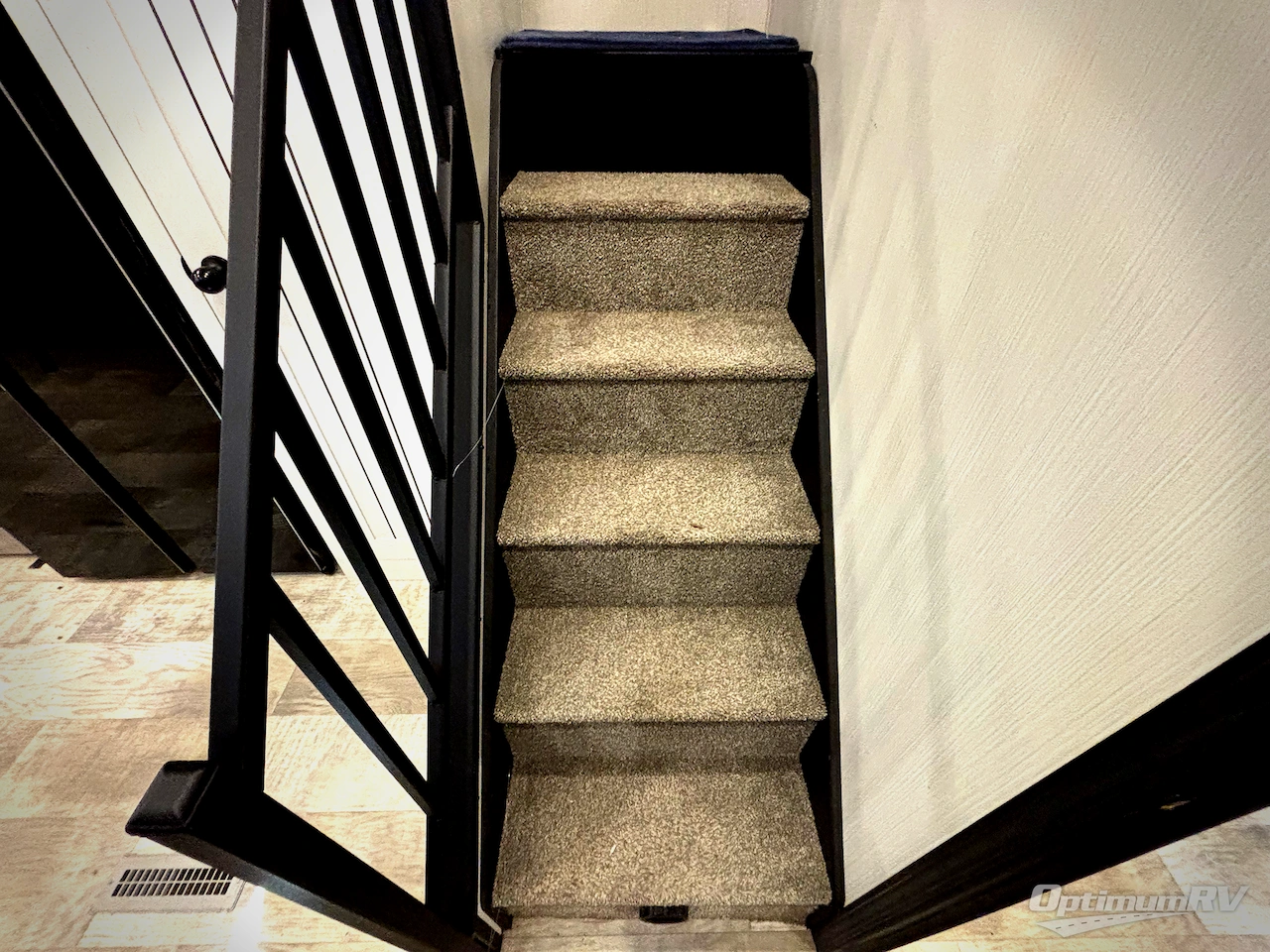 2025 Palomino Puma Destination 429LFT Photo 21