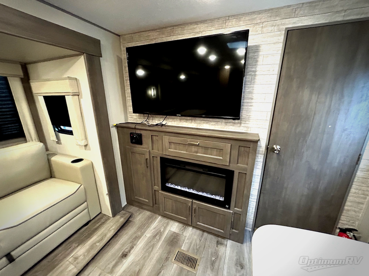 2024 Coachmen Catalina Legacy Edition 293QBCK Photo 7