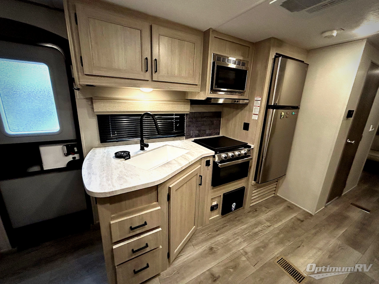 2024 Coachmen Catalina Legacy Edition 293QBCK Photo 8