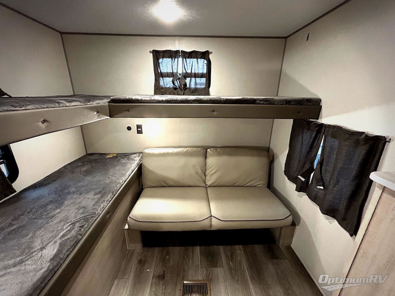 2024 Coachmen Catalina Legacy Edition 293QBCK Photo 14