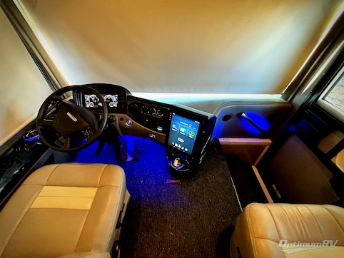 2020 Thor Venetian R40 RV Photo 2