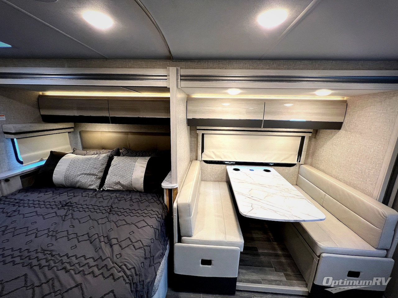 2024 Thor Compass AWD 23TW Photo 13