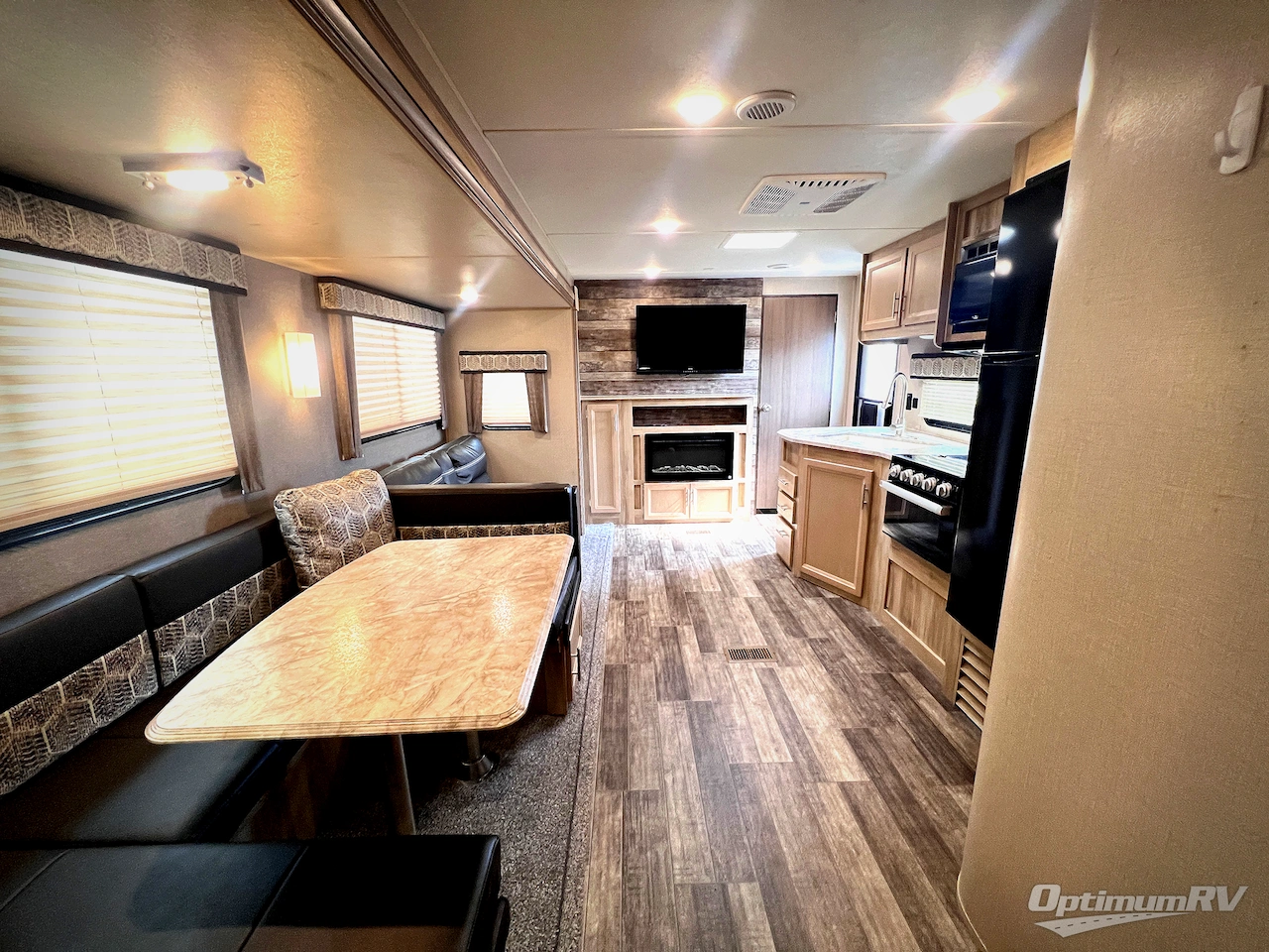 2021 Coachmen Catalina Legacy 323BHDSCK Photo 7