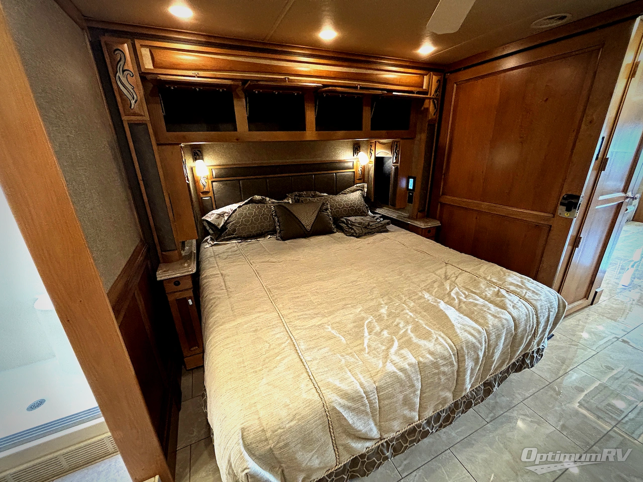 2018 Tiffin Phaeton 37 BH Photo 12