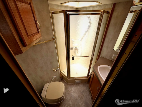 2000 Holiday Rambler Vacationer Vacationer RV Photo 3