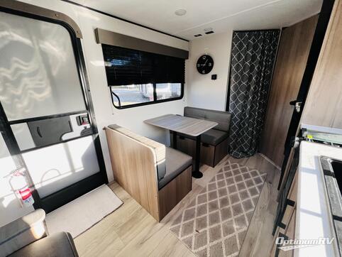 2025 Dutchmen Coleman Lantern 23BH RV Photo 3