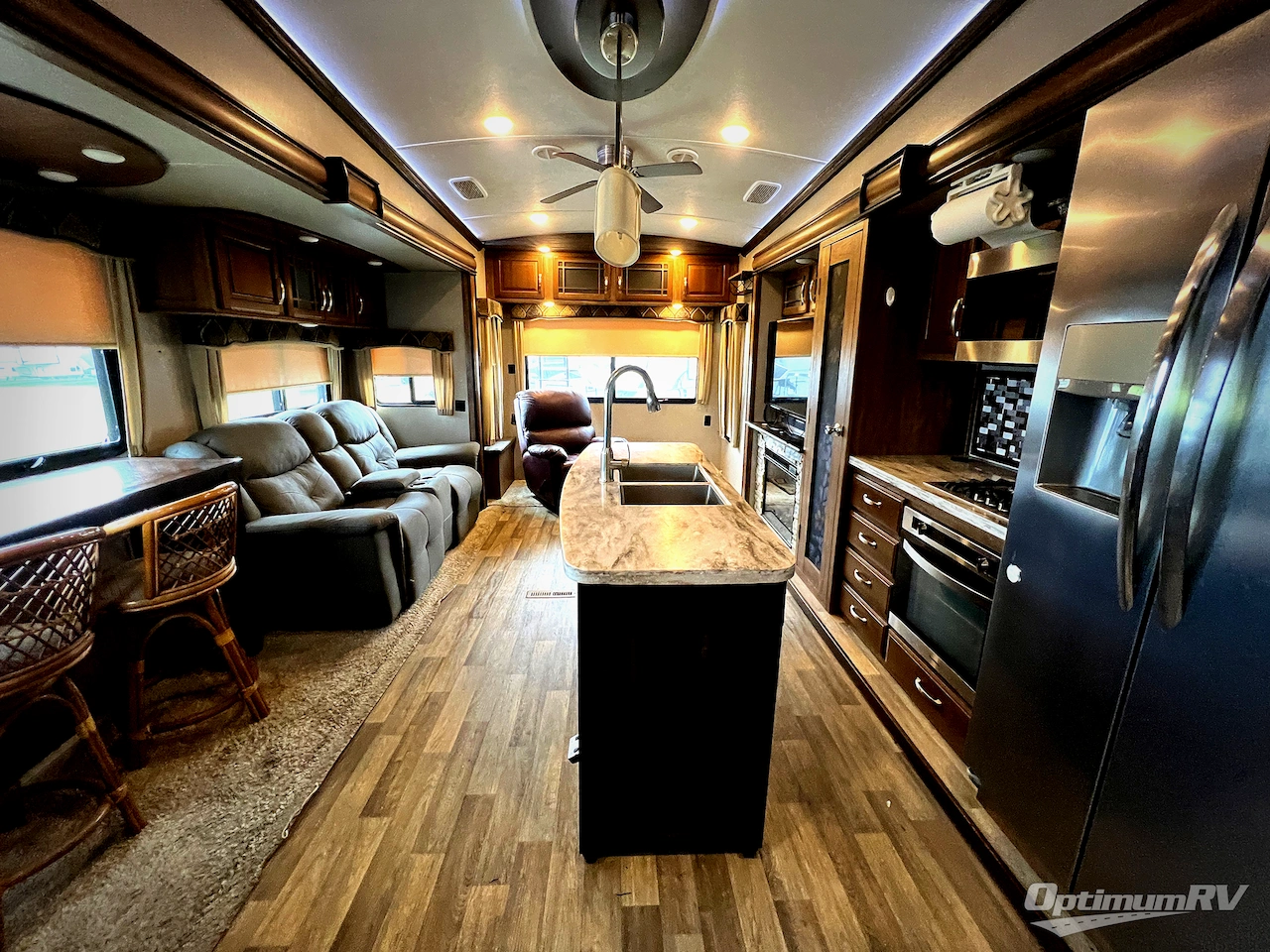 2017 Keystone Montana 3720RL Photo 4