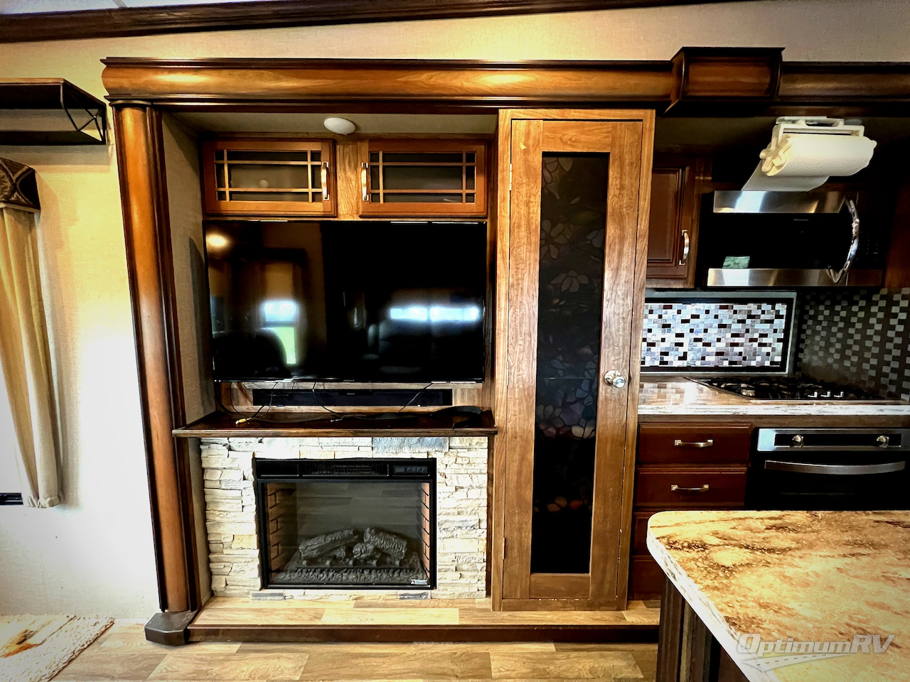 2017 Keystone Montana 3720RL Photo 7