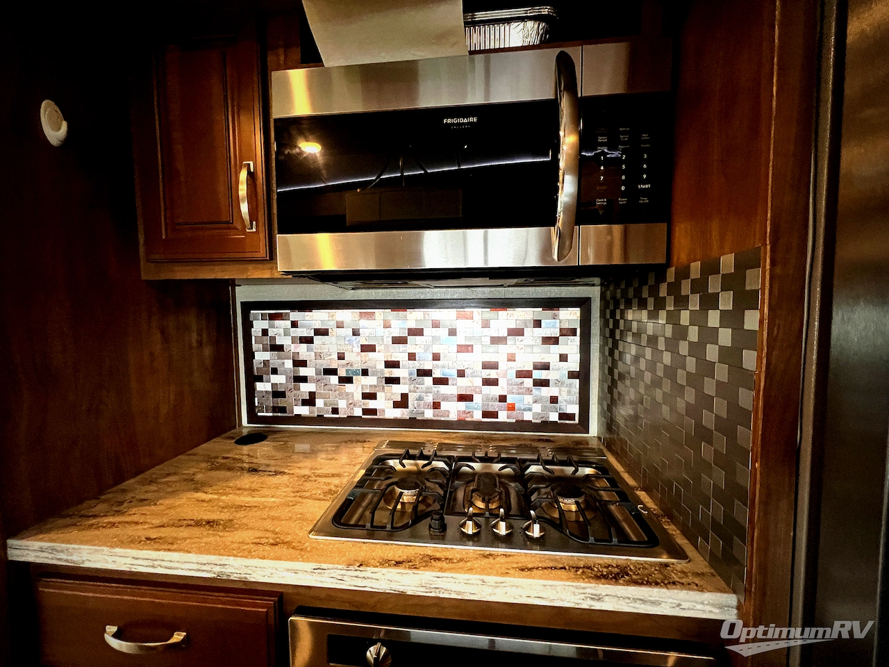 2017 Keystone Montana 3720RL Photo 12