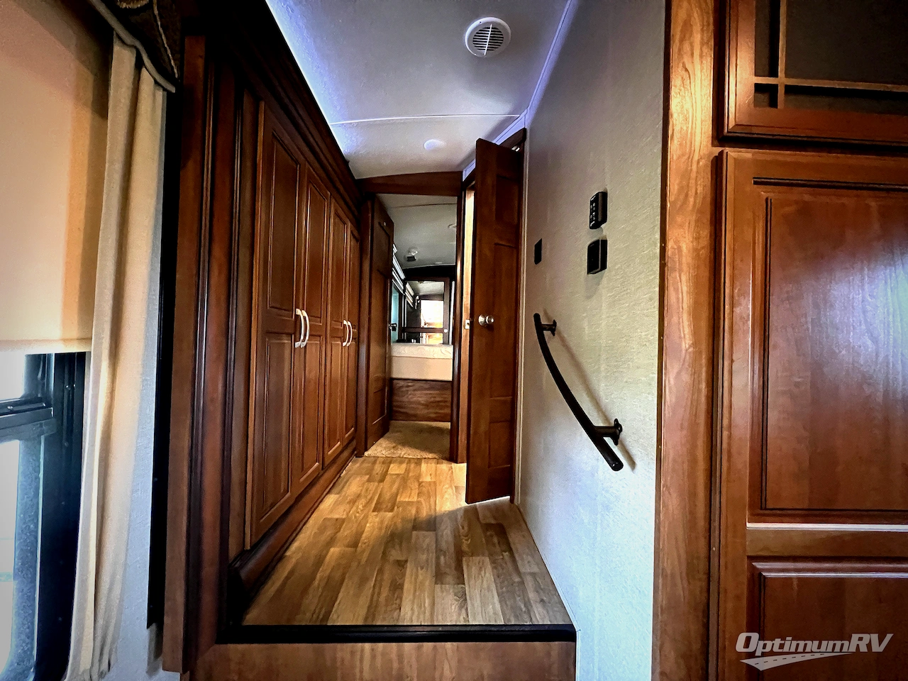 2017 Keystone Montana 3720RL Photo 15
