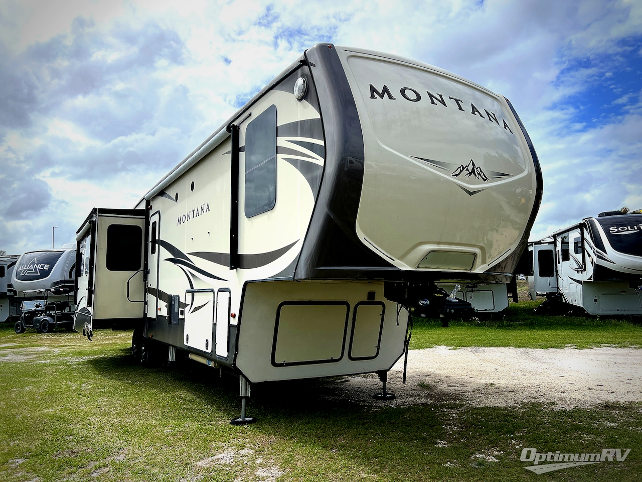 2017 Keystone Montana 3720RL Photo 1