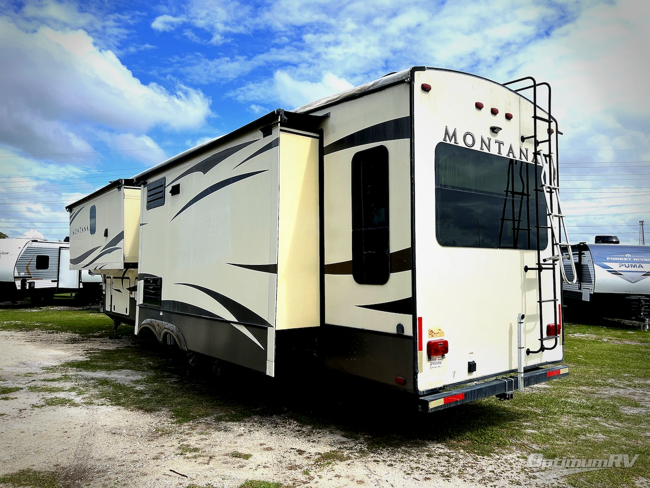 2017 Keystone Montana 3720RL Photo 2